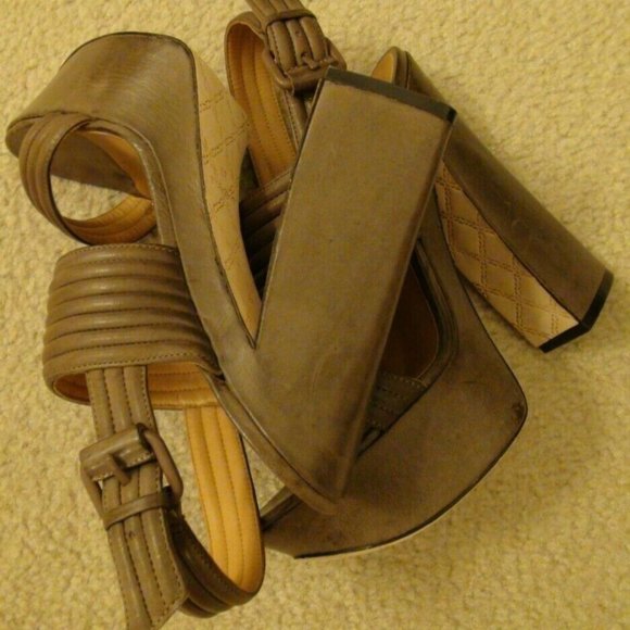 L.A.M.B. Madelle Chocolate Slingback Platform Sandal Heels Size 8M MSRP $285 - Picture 4 of 12